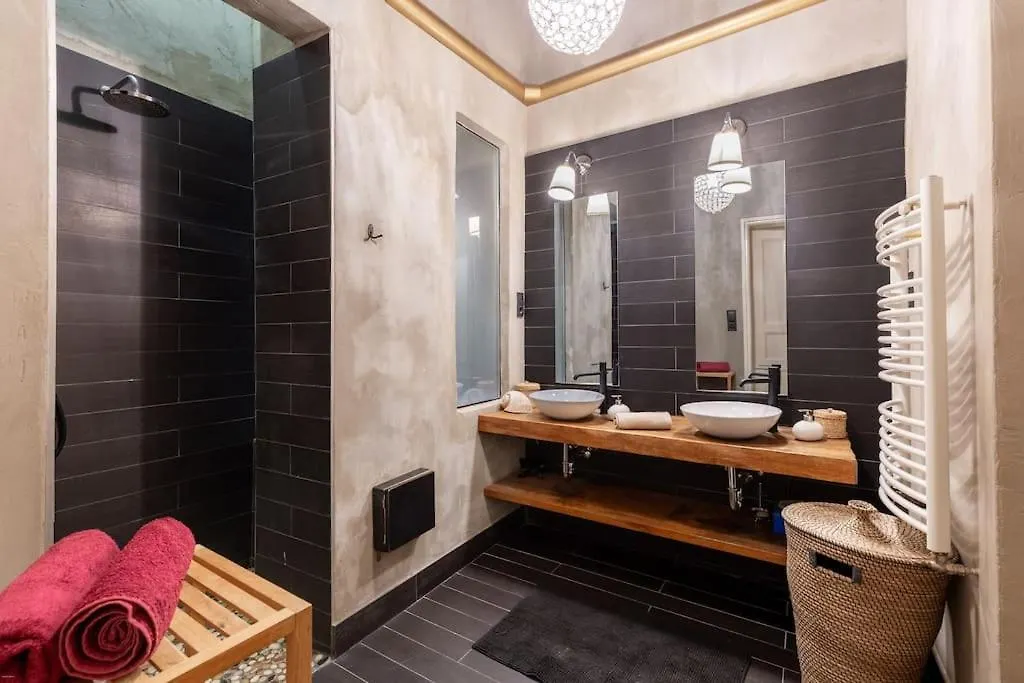 Bourgeois Boheme Apt. 88 M² City Center Budapest Apartment